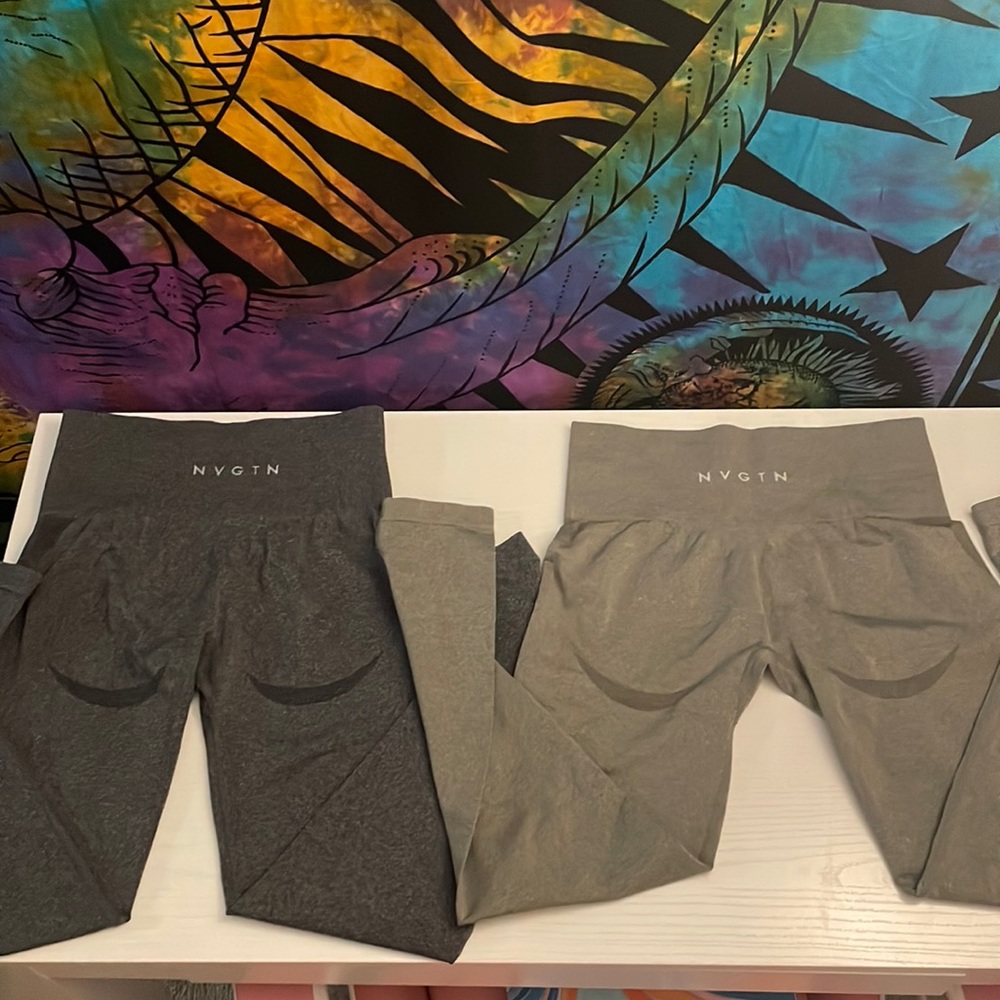 Nvgtn Contour Seamless Leggings Size Medium in Black and Khaki Green